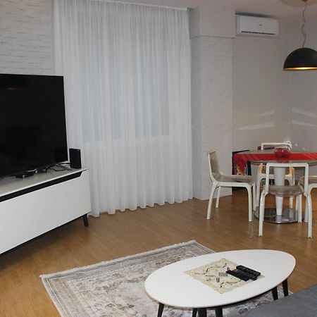 Luxury Blloku Tirana Apartment Exteriör bild